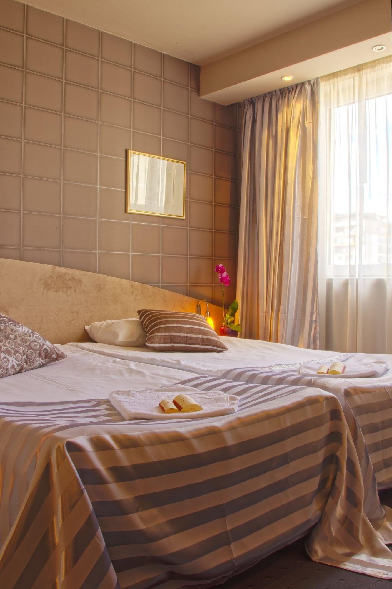 Triada Hotel Sofia Exteriör bild